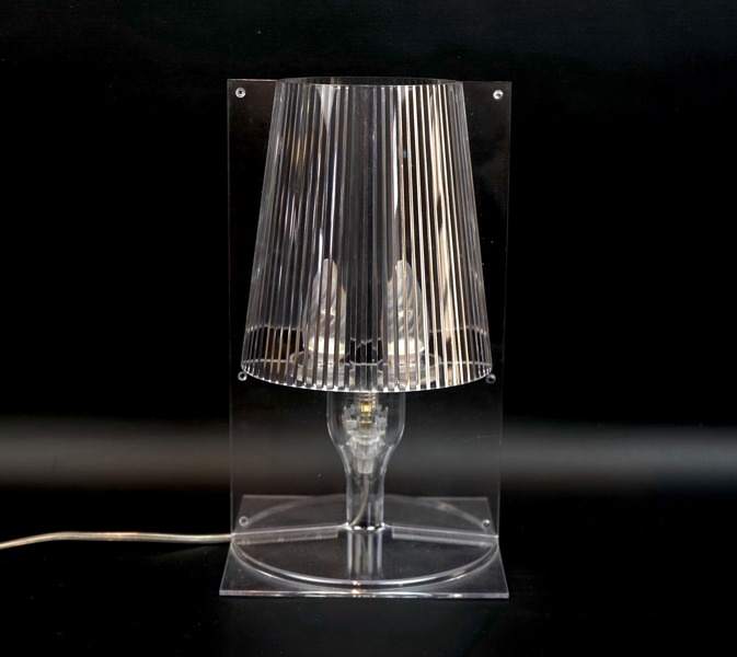 Bordslampa, plast, TAKE, Kartell, Italien.