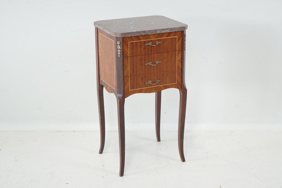 Stilbyrå, 3 lådor, trä/stenskiva, rokokostil, 1900-tal.