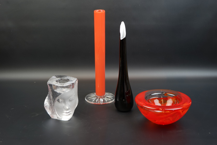 Vas m.m, glas, bl.a Anne Nilsson, Orrefors.