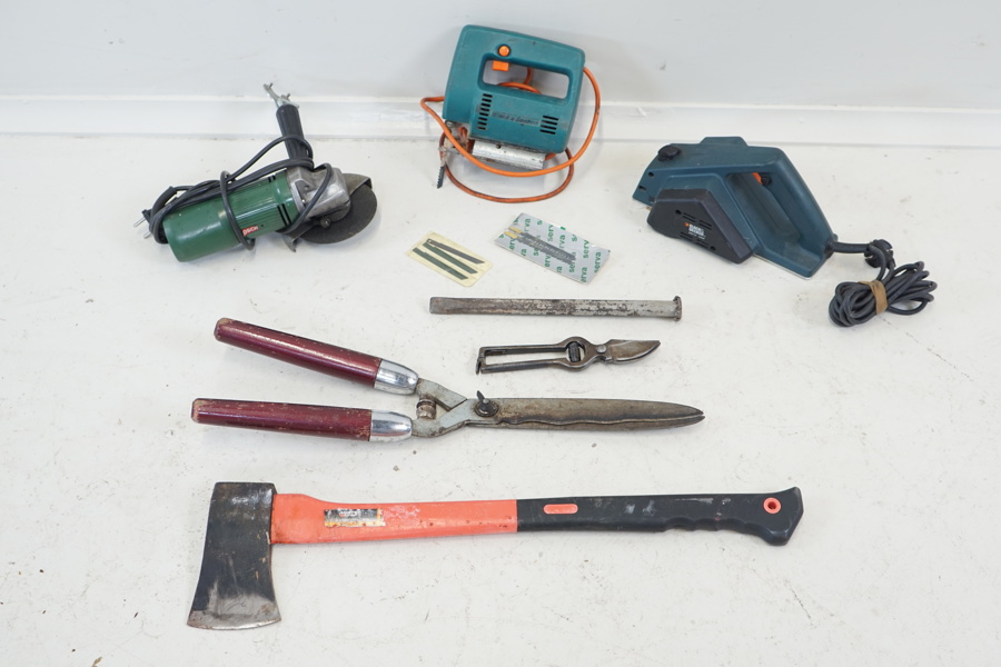Elverktyg, yxa m.m, ett parti, bl.a Black & Decker och Bosch.