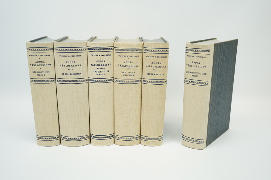 Winston S. Churchill, "Andra Världskriget - Minnen", böcker, 5 volymer, Skoglunds Bokförlag 1949.