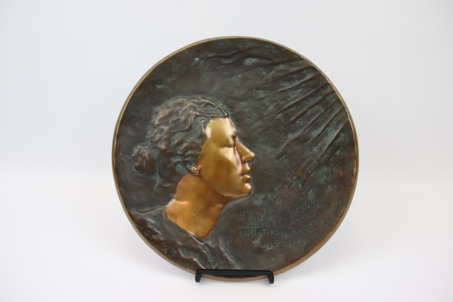 Gerda Sprinchorn, väggrelief, brons, signerad, daterad 1899.