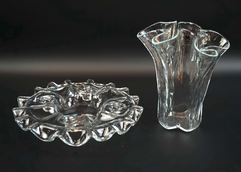 Ljusstaksfat och vas, glas, Muurla, Finland.