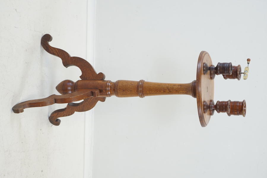 Rökbord, trä, 1900-talets första hälft.