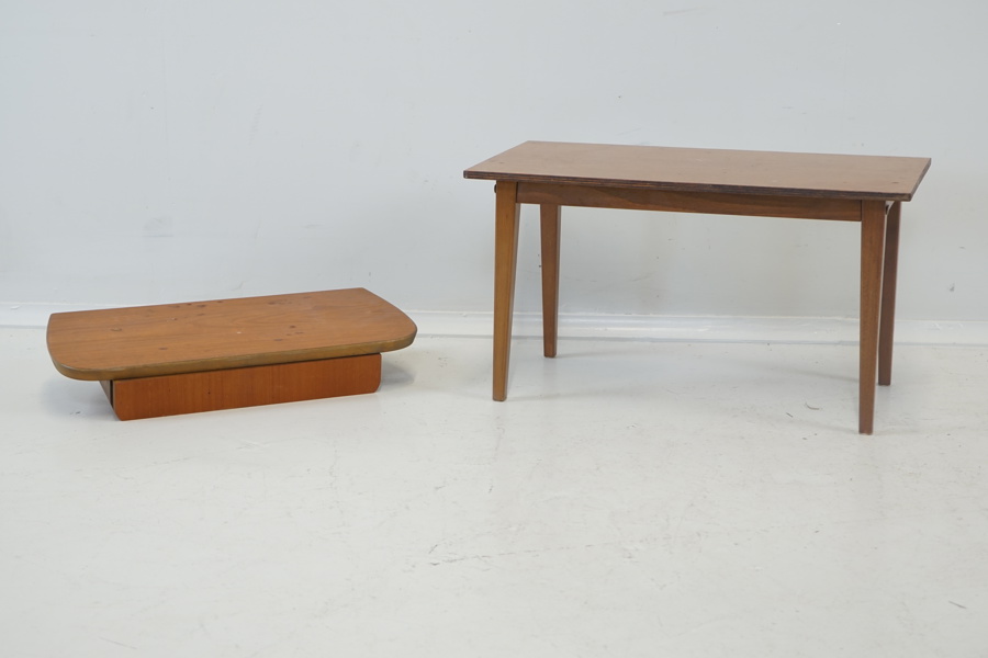 Bord och telefonhylla, teak, 1950/60-tal.