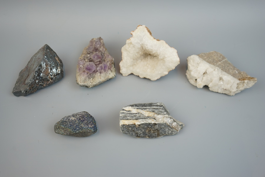 Mineraler, 6 st, bl.a ametist.