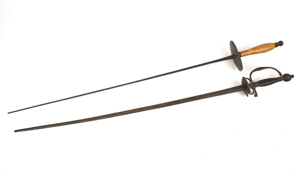 Värja och florett, metall/trä, bl.a  Svalling, Rosenfors.