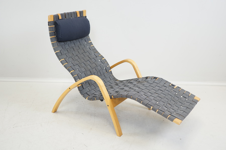Kim Samsion, vilfåtölj, bok/flätad möbelresår, "Axstad", Ikea, 1990-tal.