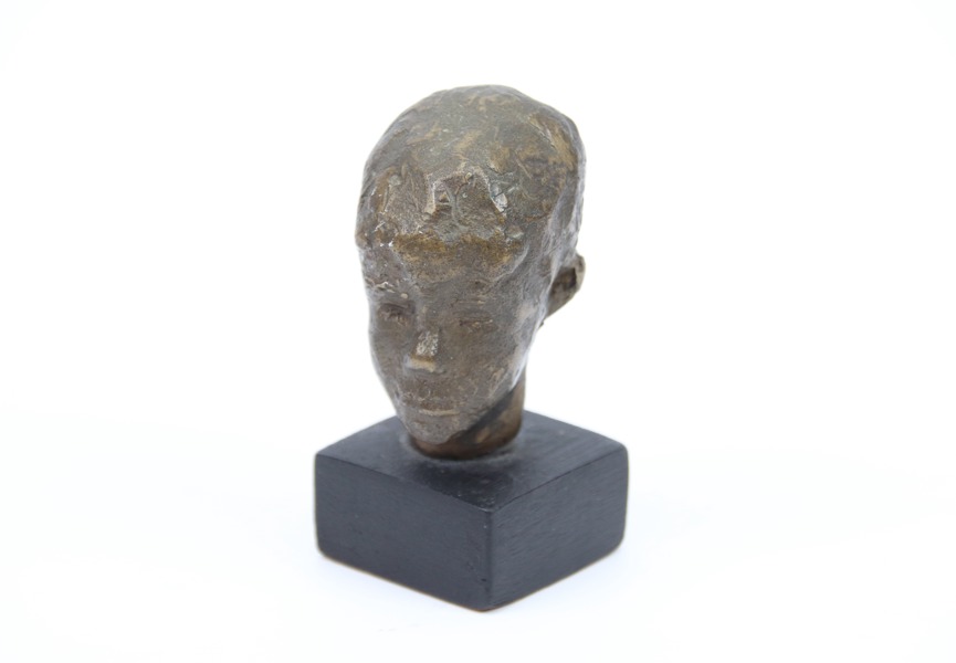 Margareta Ryndel, skulptur, brons, "Pojke", nr 3/7, signerad.