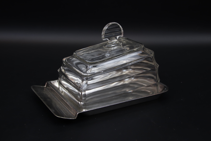 Ostkupa, glas/metall, 1900-tal.