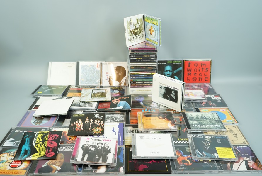 Cd-skivor, ett parti, bl.a Millencolin och punk.