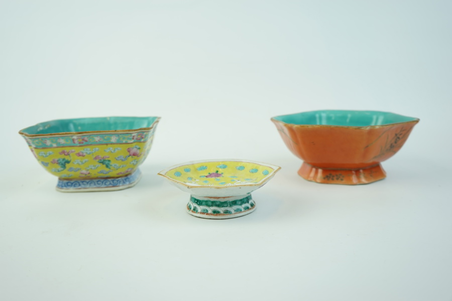Porslin, 3 delar, Kina, 1800/1900-tal.