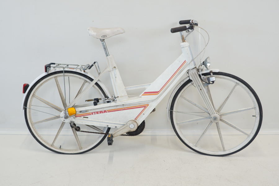 Itera, plastcykel, 26 tum, 3 växlar.