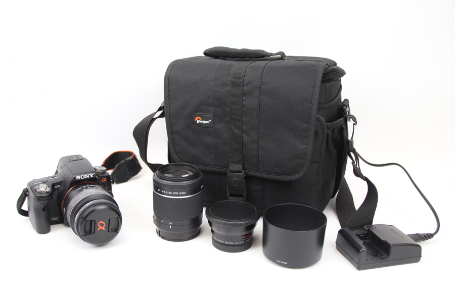 Digitalkamera, Sony Alpha 33, 2 extra objektiv samt tillbehör.