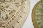 Takrosetter, 2 st, gips, bl.a Svenska Ornamentfabriken, Arvika.