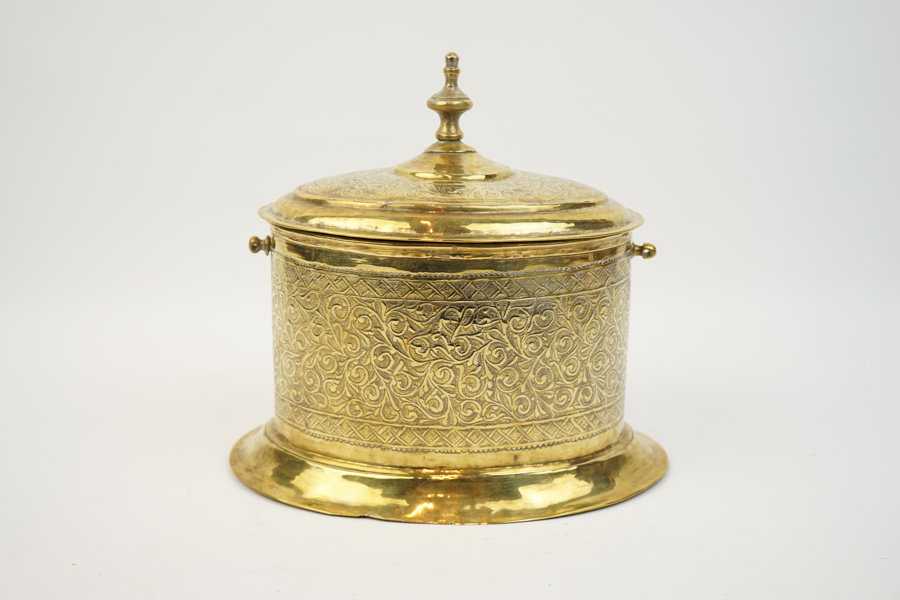 Teburk, mässing, 1900-tal.