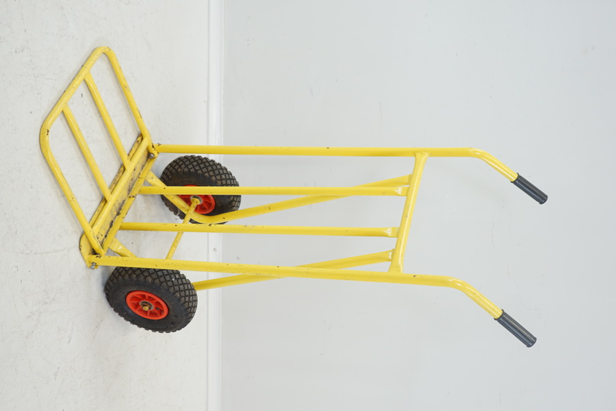 Transportkärra.