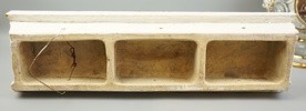 Kakelugnsdel och urna, keramik/flintgods, bl.a Italien.