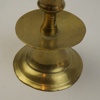 Ljusstake med klockfot, mässing, 1700-tal.