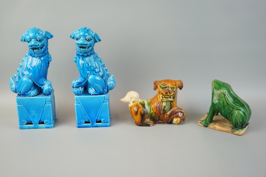Figuriner, 4 st, keramik, Fohundar och groda, Kina.