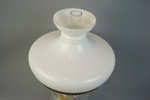 Fotogenlampa, mässing/glas, 1900-talets första hälft.