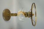 Fotogenlampa, mässing/glas, 1900-talets första hälft.