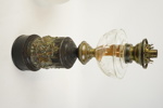 Fotogenlampa, mässing, järnplåt och glas, 1800.1900-tal.