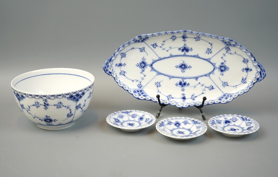 Musselmalet, 5 delar, porslin, halvblond och helblond, Royal Copenhagen.