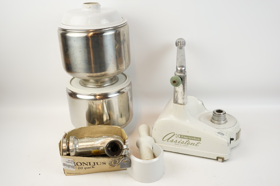 Matberedare, Electrolux med 2 bunkar och tillbehör.