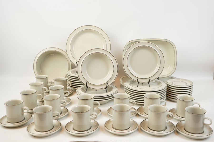 Ulla Procopé, mat/kaffeservis, 42 delar, stengods, "Fennica", Arabia.