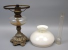 Fotogenlampa, mässing/glas.