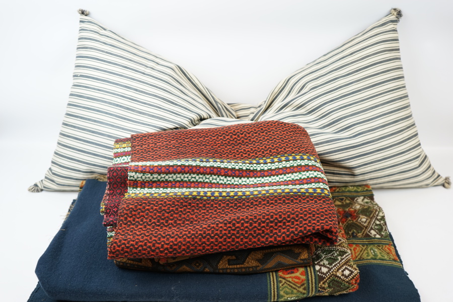 Textil, 6 delar, bl.a allmoge.