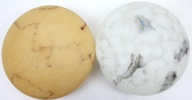Bordslampor, 2 st, strindbergsmodell, mässing/glas, samtida.