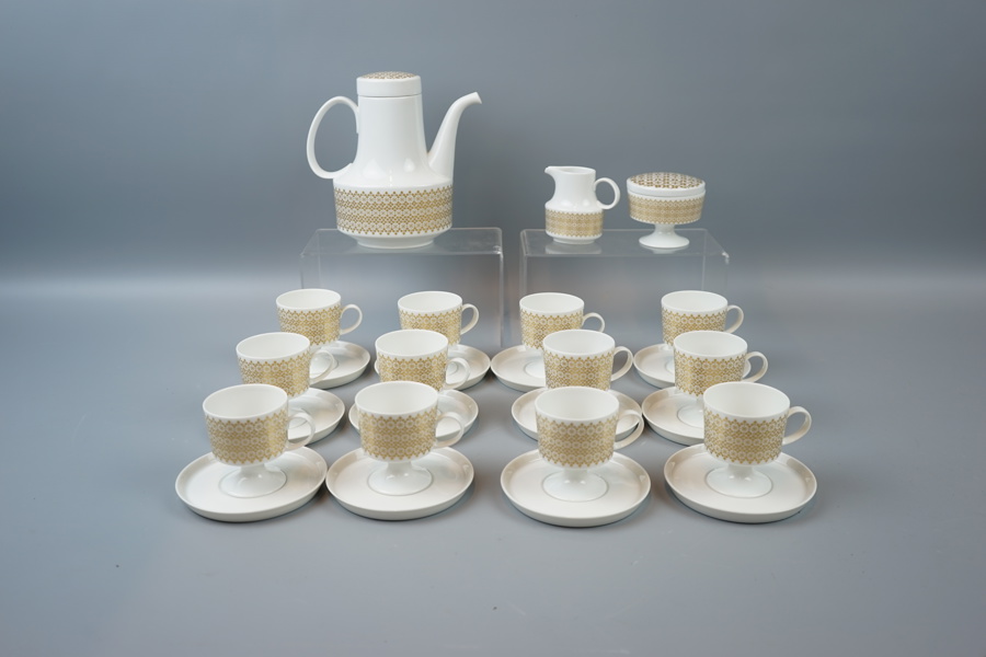 Tapio Wirkkala, moccaservis, 15 delar, porslin, Rosenthal, 1900-talets andra hälft.