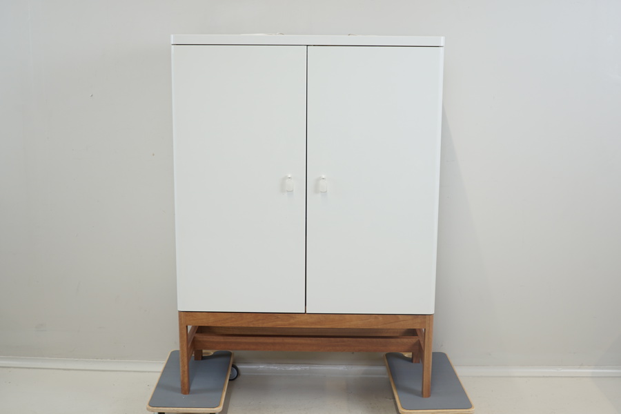 Sminkskåp, trä, "Vinstra", Ikea, Made in Italy.