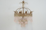 Taklampa, gulmetall, stavar och blommor i glas, 7 ljuspunkter, Lamp Gustaf, 1900-talets andra hälft.