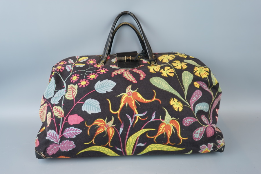 Josef Frank, väska, textil/skinn, lås i trä, "Under ekvatorn", Firma Svensk Tenn.