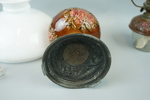 Bordsfotogenlampa, glas, metall och porslin, 1900-tal.