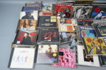 Cd-skivor, ett parti, mest rock och indie, bl.a Björk.