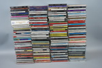 Cd-skivor, ett parti, mest rock och indie, bl.a Björk.