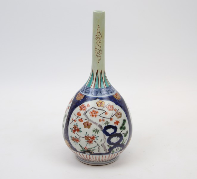 Vas, porslin, Imari, Japan.