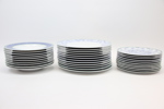 Tallrikar, 33 st, porslin, Switch 3-kollektion, Villeroy & Boch, Tyskland.