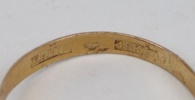 Klackring med sten, guld 18k. 