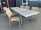 Bord med butterflyskiva samt 6 stolar, teak/metall/plastrotting.