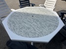 Trädgårdsgrupp, 5 delar  samt parasoll, plast/textil, bl.a Hartman och Grand Soleil.