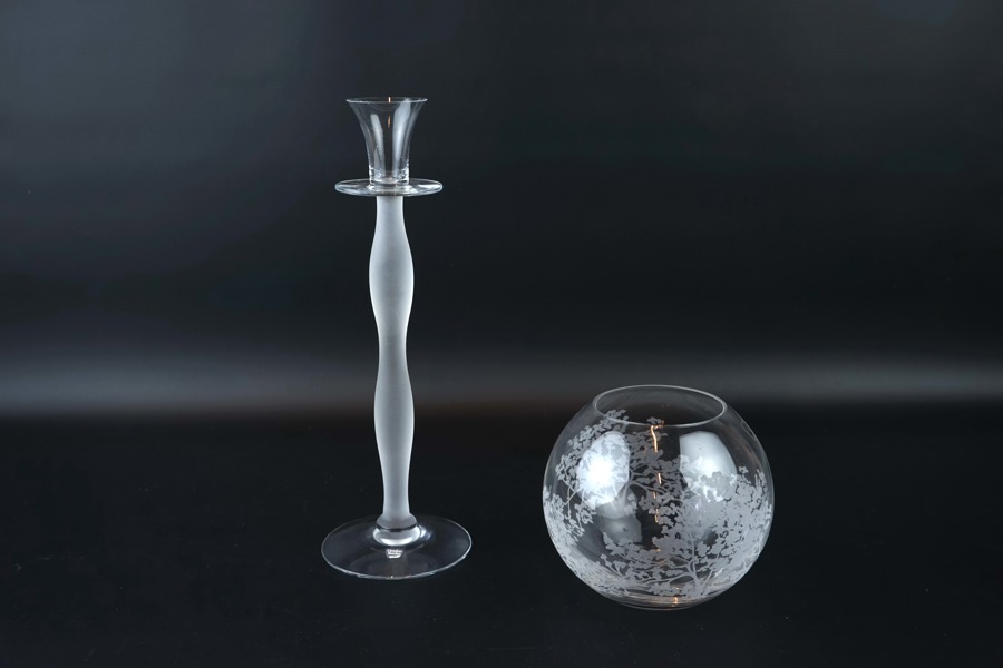 Ljusstake och vas, glas, Anne Nilsson, "Celeste" och Magnus Fortmeiier, "Organic, Orrefors.