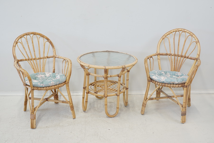 Bord och 2 stolar, bambu/glas/textil.