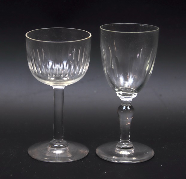 Glasservisdelar, 46 st, olivslipade.