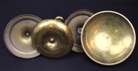 Ljusstakar, stormlyktor och ljussax, 5 delar, mässing/glas.