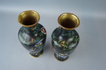 Vaser, ett par, cloisonné, Japan.